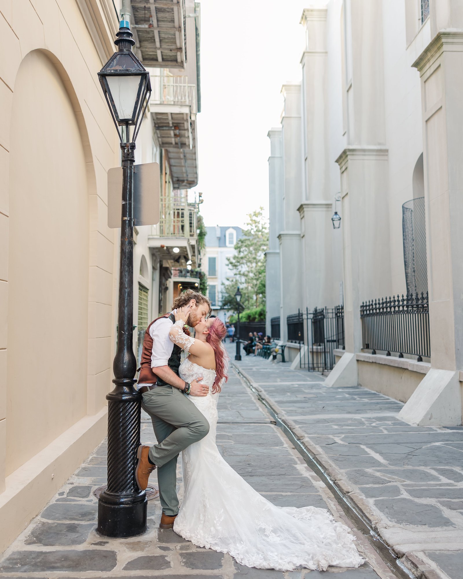 Elopement couple at New Orleans park