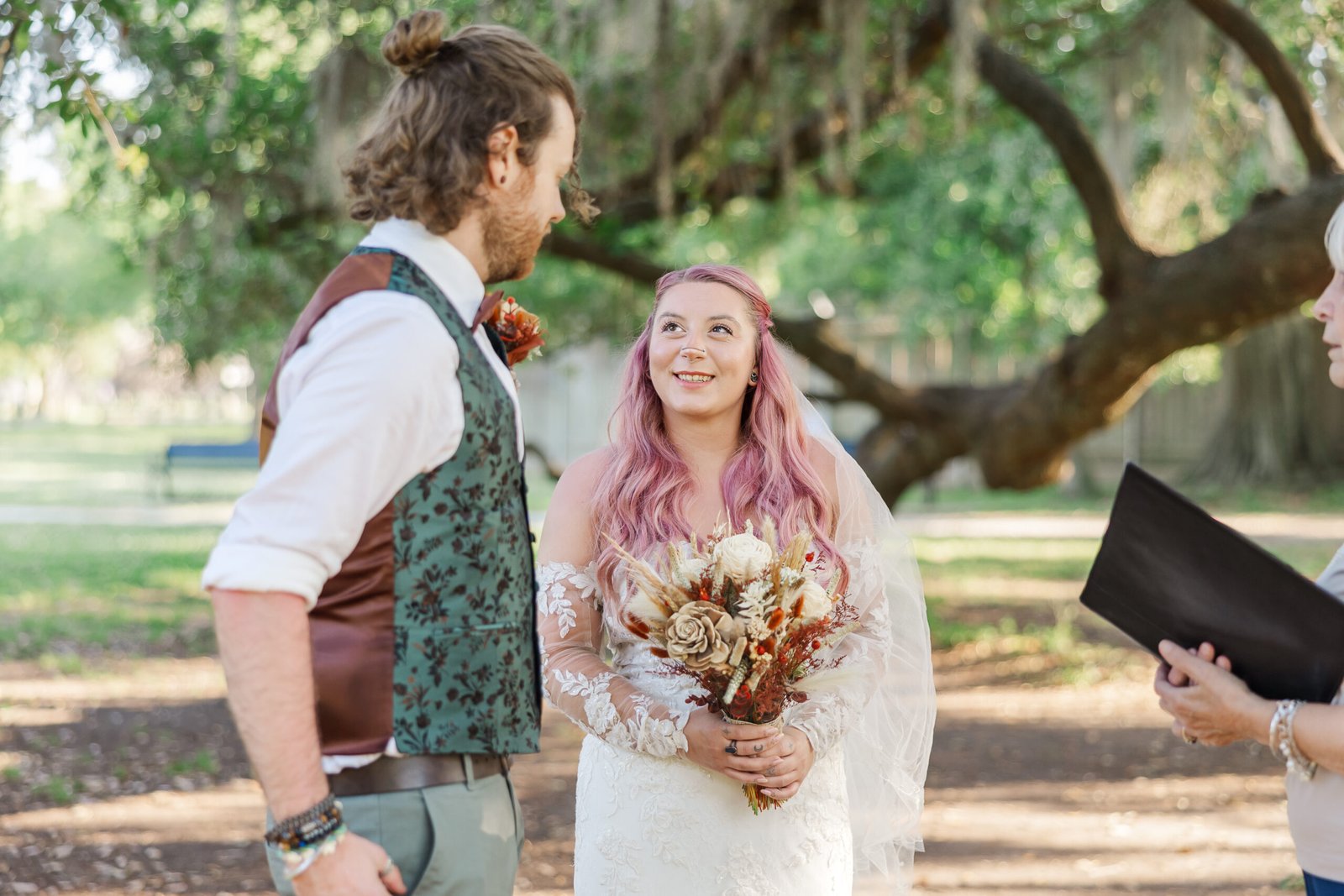 Peaceful elopement moment in Audubon Park