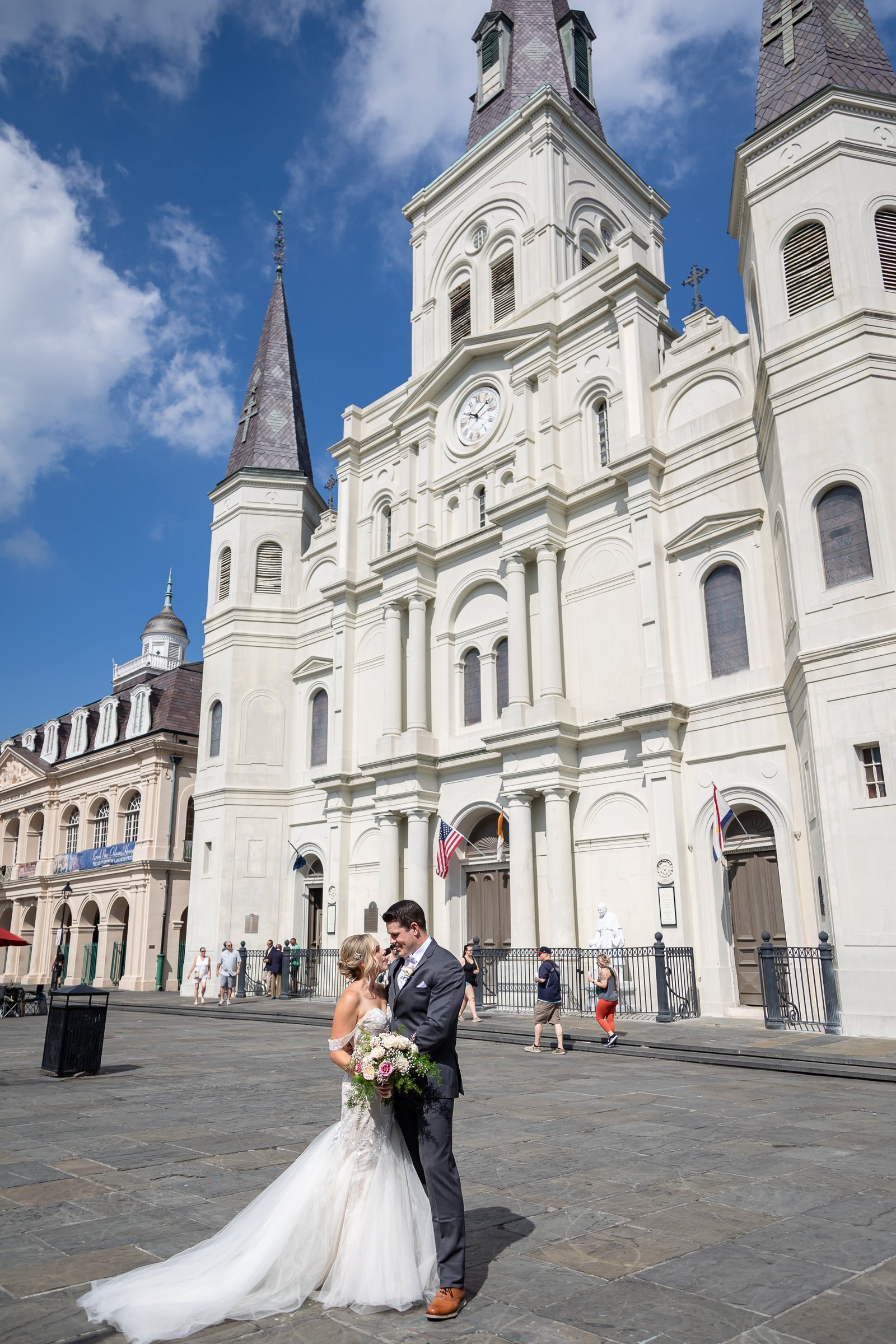 Wedding couple in New Orleans French Quarter
